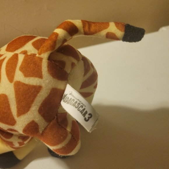Dreamworks Madagascar’s Melmon Giraffe Plush Toy - Picture 7 of 7